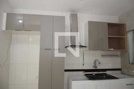 Sala/Cozinha de casa para alugar com 2 quartos, 160m² em Jardim Independência, Embu das Artes