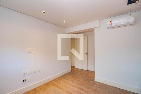 Suíte de apartamento à venda com 2 quartos, 80m² em Higienópolis , Porto Alegre