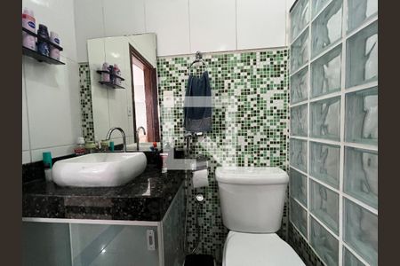 Banheiro Social de casa à venda com 3 quartos, 280m² em Céu Azul, Belo Horizonte