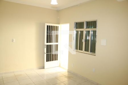 sala de casa para alugar com 2 quartos, 28m² em Luz, Nova Iguaçu