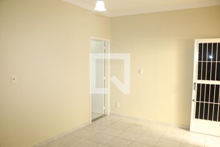 sala de casa para alugar com 2 quartos, 28m² em Luz, Nova Iguaçu