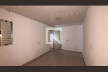 Quarto de casa para alugar com 2 quartos, 62m² em Vila Creti, Carapicuíba