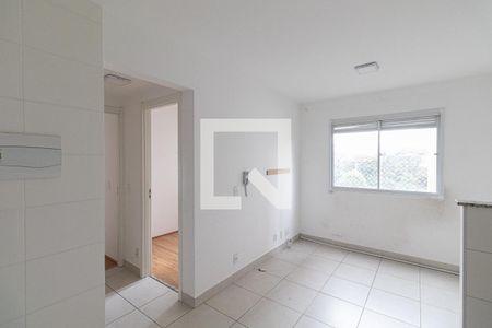 Sala/Cozinha/Área de Serviço  de apartamento para alugar com 2 quartos, 33m² em Itaquera, São Paulo