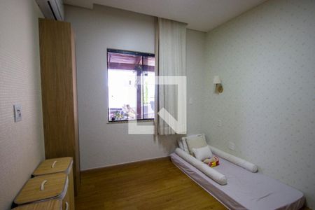 Casa de Condomínio à venda com 4 quartos, 250m² em Colônia Agrícola Samambaia, Brasília