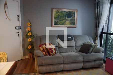 Sala de apartamento para alugar com 2 quartos, 57m² em Vila Carmosina, São Paulo