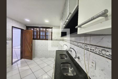 Cozinha de casa de condomínio à venda com 3 quartos, 220m² em Taquara, Rio de Janeiro