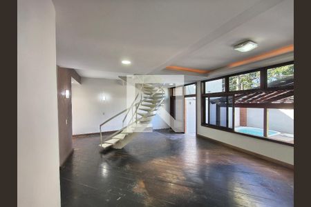 Sala de casa de condomínio à venda com 3 quartos, 220m² em Taquara, Rio de Janeiro