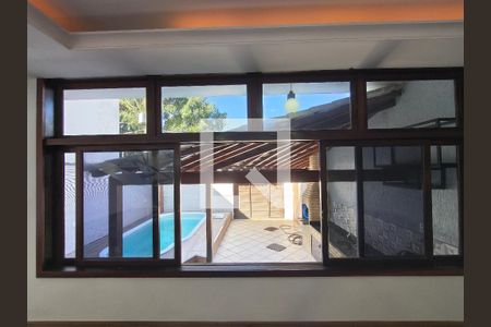 Janela - Vista Sala de casa de condomínio à venda com 3 quartos, 220m² em Taquara, Rio de Janeiro