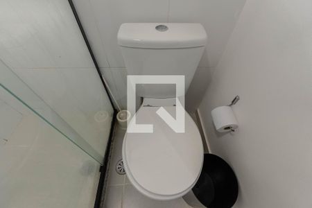 Banheiro de kitnet/studio para alugar com 1 quarto, 26m² em Bela Vista, São Paulo