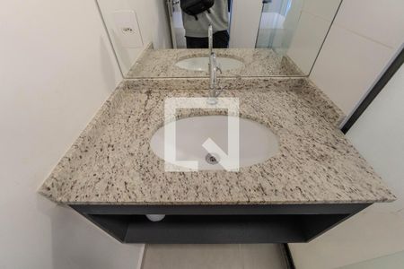 Banheiro de kitnet/studio para alugar com 1 quarto, 26m² em Bela Vista, São Paulo
