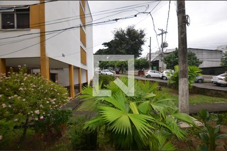 Vista da Sala de apartamento para alugar com 3 quartos, 58m² em Praça Seca, Rio de Janeiro