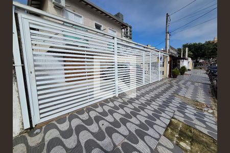 Fachada de casa de condomínio para alugar com 3 quartos, 84m² em Vila Tupi, Praia Grande