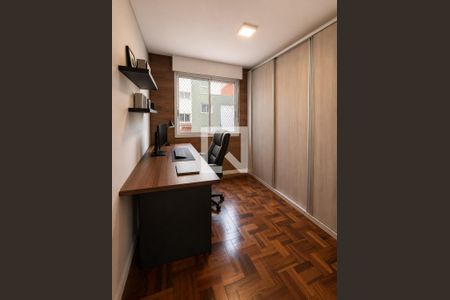 Quarto 2 de apartamento para alugar com 2 quartos, 49m² em Cristal, Porto Alegre