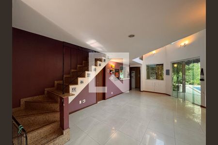 Sala de casa de condomínio à venda com 4 quartos, 360m² em Vargem Grande, Rio de Janeiro