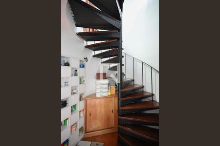 Escada de apartamento à venda com 2 quartos, 110m² em Vila Andrade, São Paulo