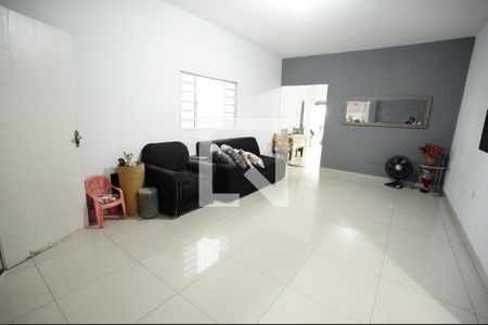 Casa à venda com 6 quartos, 300m² em Residencial Vereda dos Buritis, Goiânia