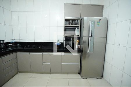 Casa à venda com 6 quartos, 300m² em Residencial Vereda dos Buritis, Goiânia