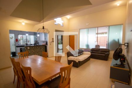Casa à venda com 3 quartos, 250m² em Ceilândia Sul, Brasília