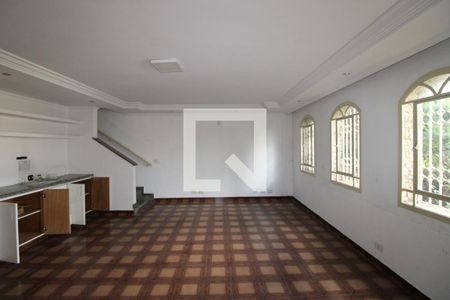 Sala de casa à venda com 4 quartos, 301m² em Cidade Líder, São Paulo