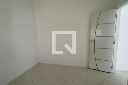 Quarto de casa para alugar com 2 quartos, 150m² em Vila Flavia, Duque de Caxias