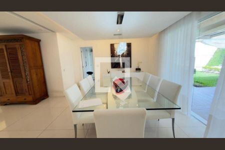 Casa à venda com 5 quartos, 500m² em Camboinhas, Niterói