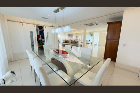 Casa à venda com 5 quartos, 500m² em Camboinhas, Niterói