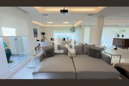 Casa à venda com 5 quartos, 500m² em Camboinhas, Niterói