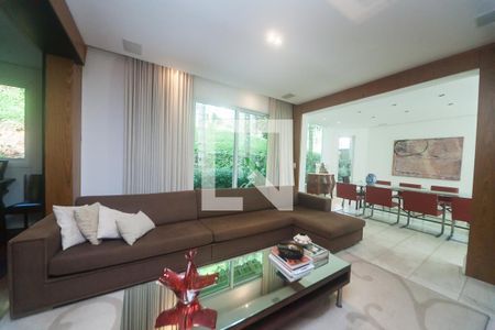 sala de tv de casa de condomínio à venda com 4 quartos, 450m² em Ipê, Nova Lima