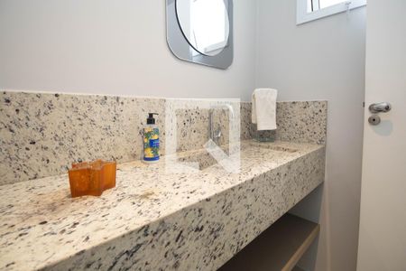 Lavabo  de casa à venda com 3 quartos, 180m² em Horto Florestal, São Paulo