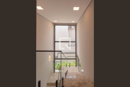 Escada de casa de condomínio para alugar com 3 quartos, 248m² em Swiss Park, Campinas