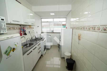Cozinha de apartamento à venda com 1 quarto, 43m² em Passo D’areia, Porto Alegre