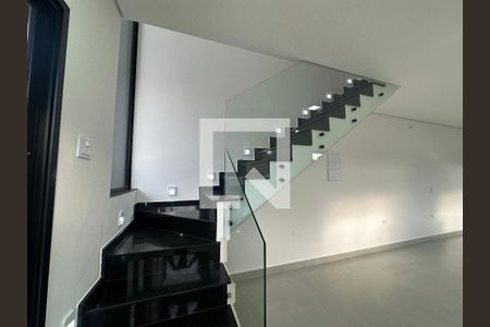 Escada de casa de condomínio à venda com 3 quartos, 135m² em Parque Jaguari (fazendinha), Santana de Parnaíba