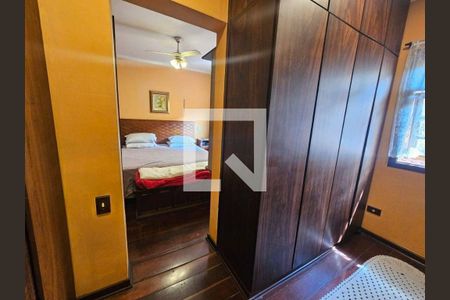 Casa à venda com 4 quartos, 230m² em Jardim Bonfiglioli, São Paulo