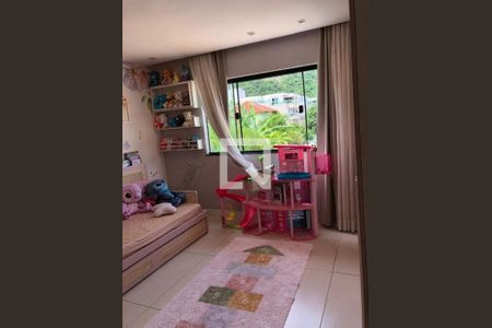 Casa à venda com 4 quartos, 300m² em Itaipu, Niterói