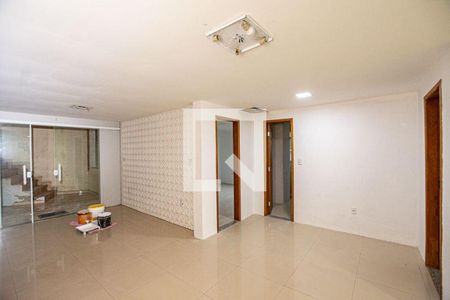 Casa à venda com 4 quartos, 472m² em Sapê, Niterói