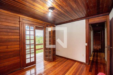 Casa à venda com 4 quartos, 472m² em Sapê, Niterói