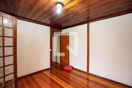 Casa à venda com 4 quartos, 472m² em Sapê, Niterói