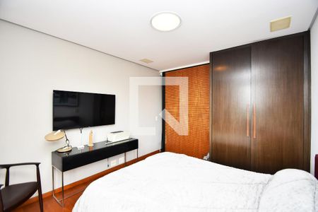 quarto 1 de apartamento à venda com 2 quartos, 120m² em Vila Madalena, São Paulo