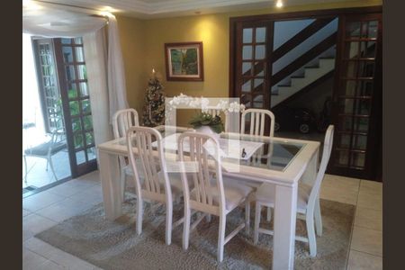 Casa à venda com 4 quartos, 290m² em Rio do Ouro, Niterói