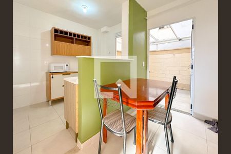 Sala de Jantar de apartamento para alugar com 2 quartos, 56m² em Serraria, São José