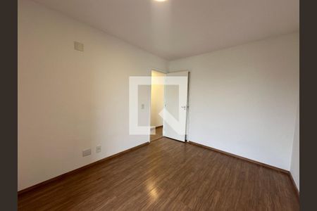 Suíte de apartamento para alugar com 3 quartos, 77m² em Jardim Tupanci, Barueri