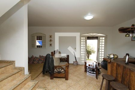 Sala de casa à venda com 4 quartos, 360m² em Álvaro Camargos, Belo Horizonte