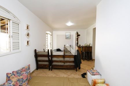 Sala de casa à venda com 4 quartos, 360m² em Álvaro Camargos, Belo Horizonte