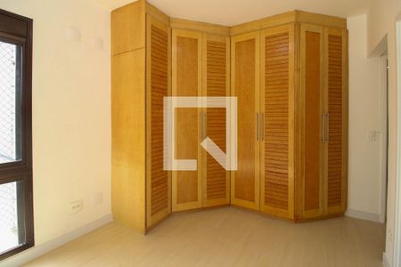 Suíte 1 de apartamento para alugar com 3 quartos, 185m² em Real Parque, São Paulo