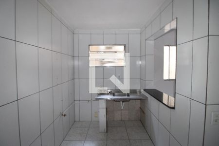 Sala / Cozinha de casa para alugar com 2 quartos, 80m² em Conjunto Residencial José Bonifácio, São Paulo