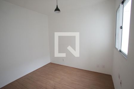 Quarto 1 de apartamento para alugar com 2 quartos, 43m² em Taquara, Rio de Janeiro