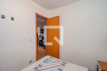 Quarto 1 de apartamento para alugar com 2 quartos, 48m² em Morro Santana, Porto Alegre