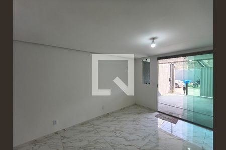 Casa de Condomínio para alugar com 3 quartos, 126m² em Taquara - Jacarepaguá, Rio de Janeiro