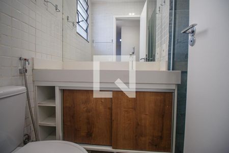 Banheiro de apartamento para alugar com 1 quarto, 31m² em Santo Cristo, Rio de Janeiro