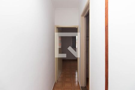 Corredor dos Quartos de casa para alugar com 3 quartos, 90m² em Parque Ramos Freitas, São Paulo